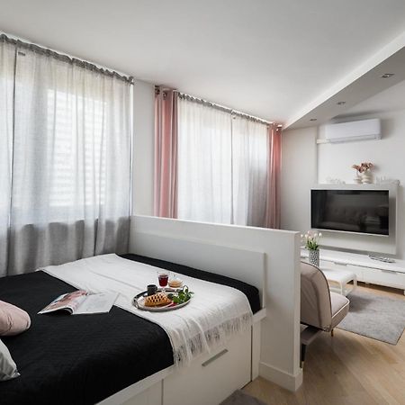 Air-Conditioned Premium Loft Warsaw Skyline Only 900 M To Central Station Buitenkant foto